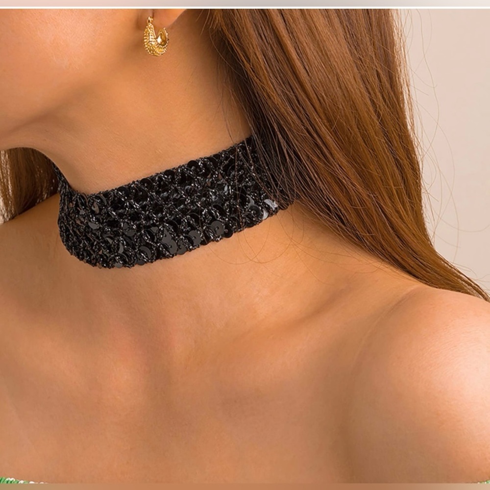 Elegant Black Layered Necklace with Textured Strands